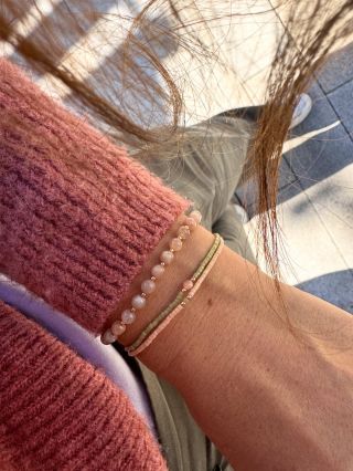 Ahoj říjne! 🙋‍♀️ Zahájil jsi nám svetrovou sezonu 🧶 Pojďme si ta zápěstí poladit i po létě, ke svetrům se totiž taky...