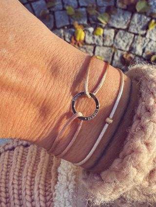 Gravírovaný karma kroužek (nejen) se jménem a významným datem můžete nově objednat na e-shopu!🩷 Text prosím napište do...